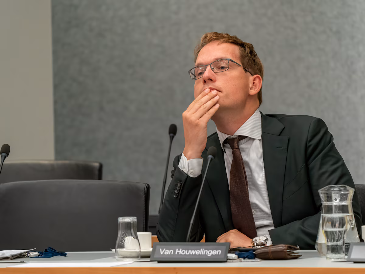 Questions from Pepijn Van Houwelingen MP (FVD) to the Minister for Foreign Affairs regarding the war in Ukraine